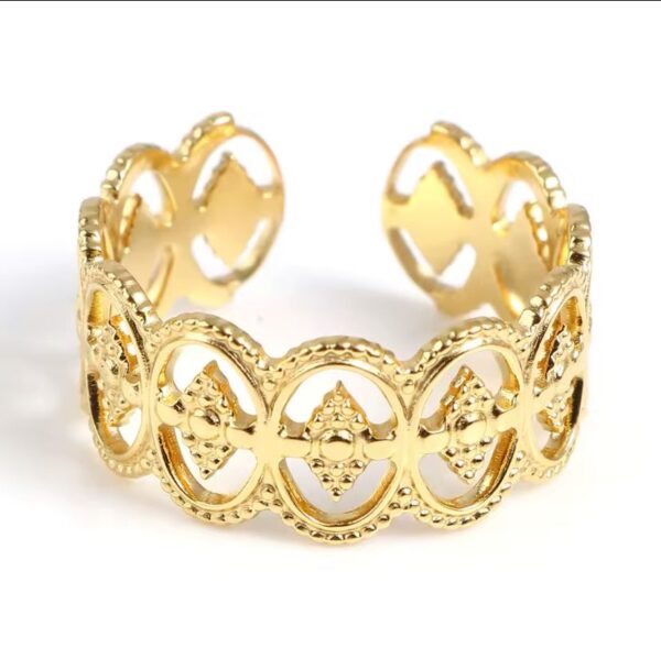 Karnak ring